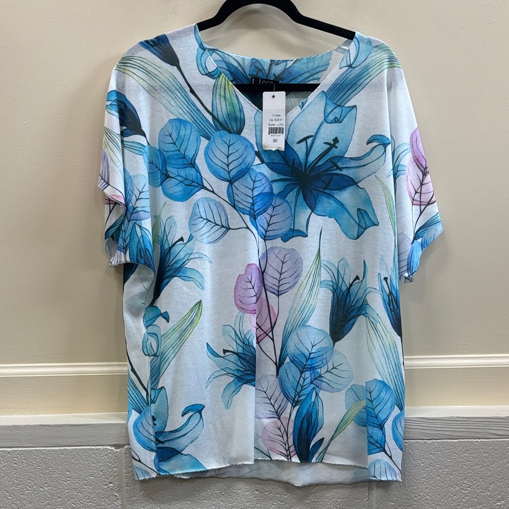 Lace women’s L/XL Lightweight Blue Floral V-Neck Women's Top